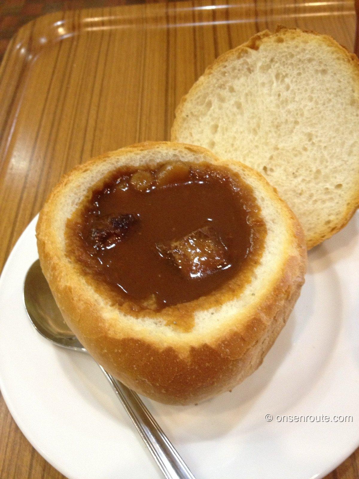 渡邊ベーカリーの温泉シチューパン
