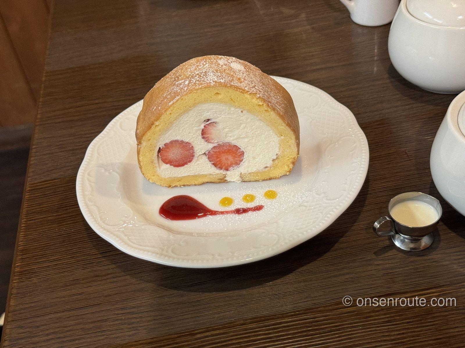 チルコリーノのいちごロールケーキ