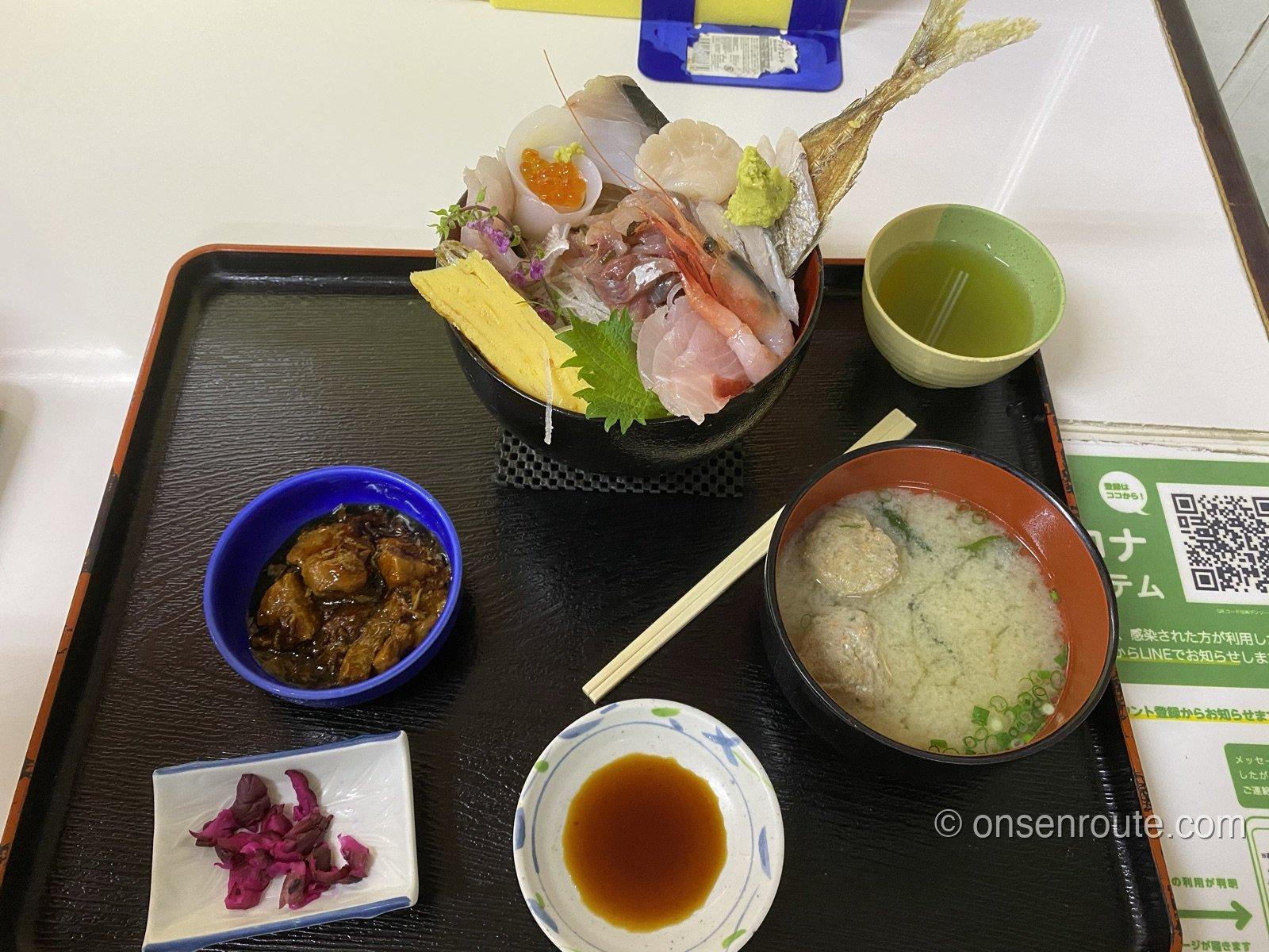 魚市場食堂の小田原丼