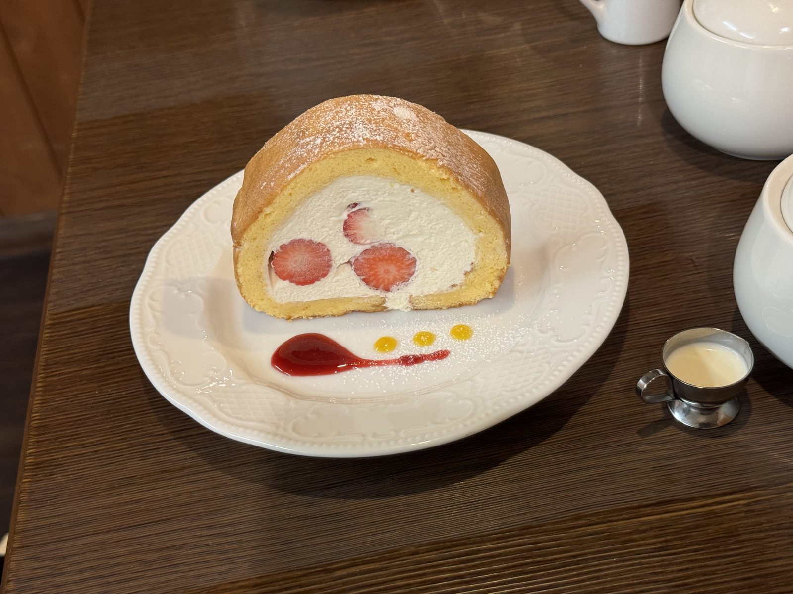 チルコリーノのいちごロールケーキ