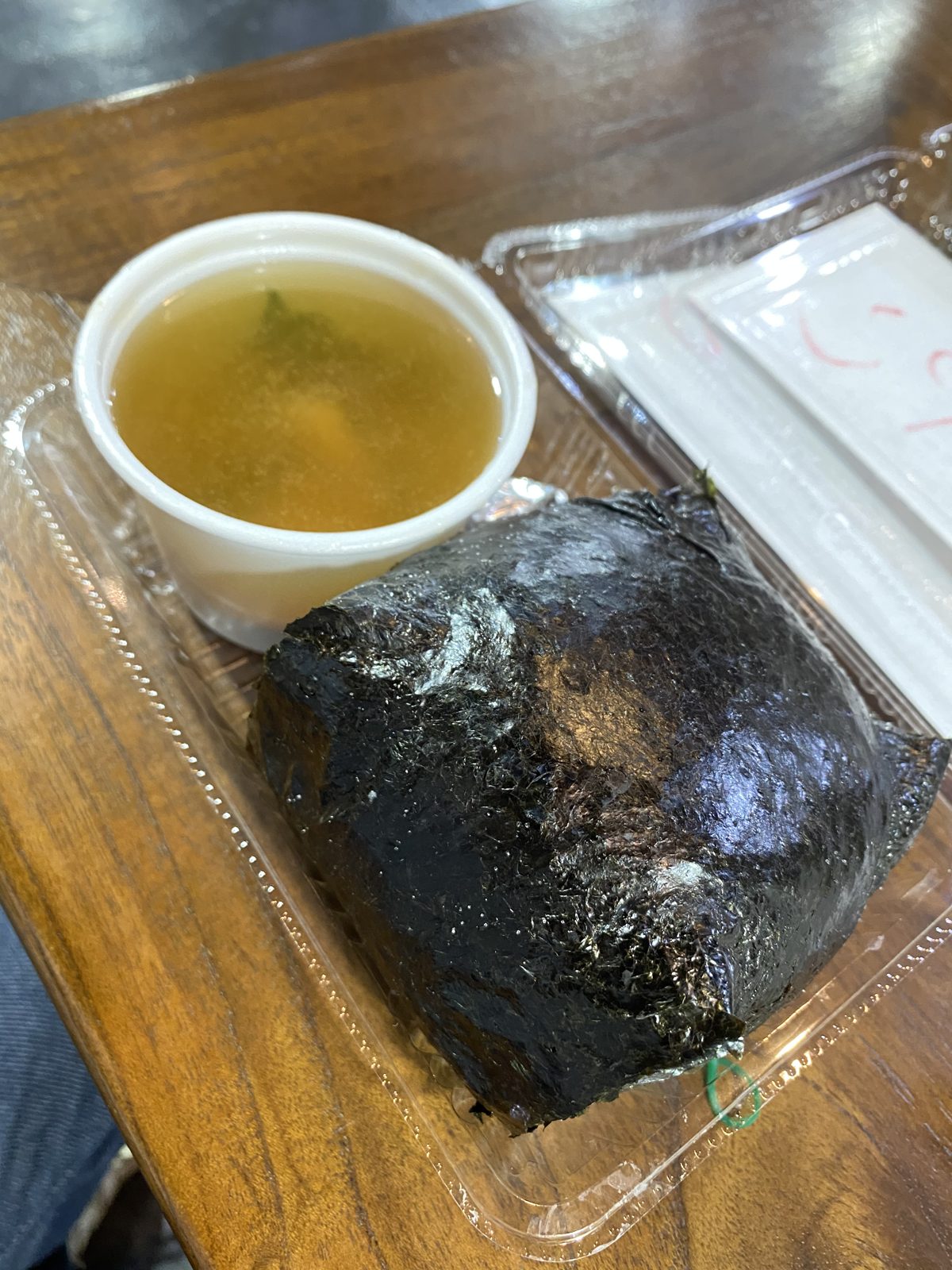 ぽんしゅ館の名物、爆弾おにぎり